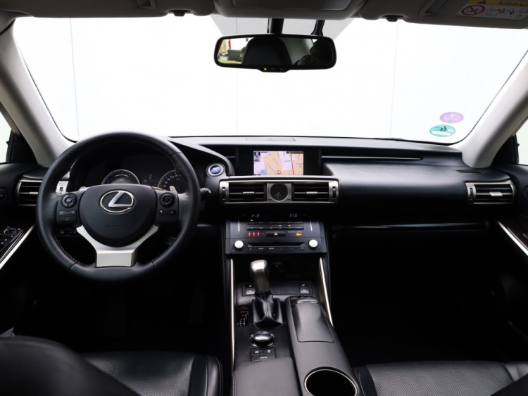 Lexus IS 300h Luxury Line | Mark Levinson | Stoelventilatie | Full LED