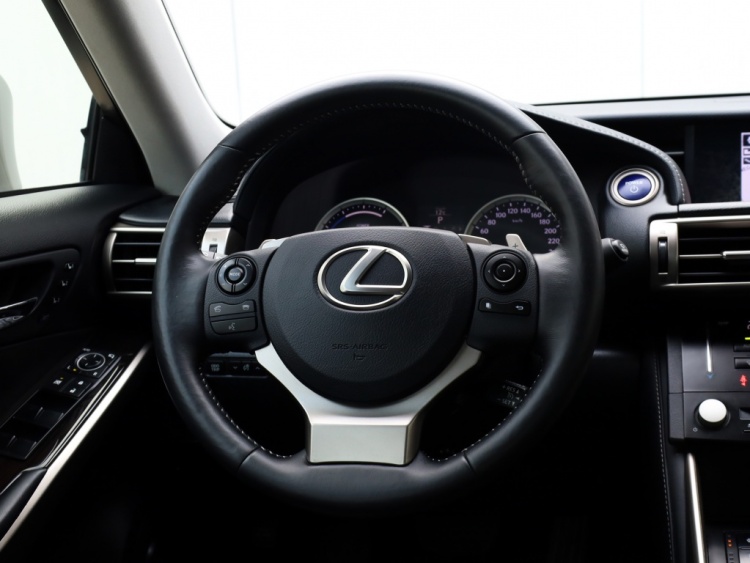 Lexus IS 300h Luxury Line | Mark Levinson | Stoelventilatie | Full LED
