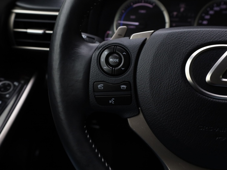 Lexus IS 300h Luxury Line | Mark Levinson | Stoelventilatie | Full LED