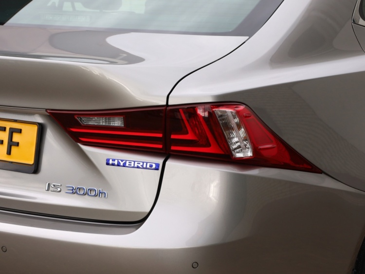 Lexus IS 300h Luxury Line | Mark Levinson | Stoelventilatie | Full LED