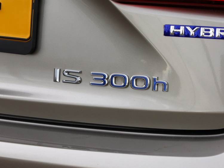 Lexus IS 300h Luxury Line | Mark Levinson | Stoelventilatie | Full LED