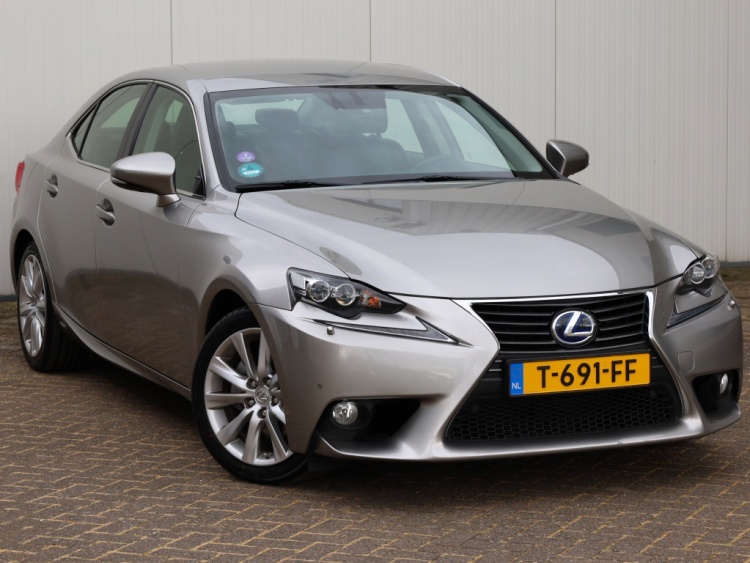 Lexus IS 300h Luxury Line | Mark Levinson | Stoelventilatie | Full LED