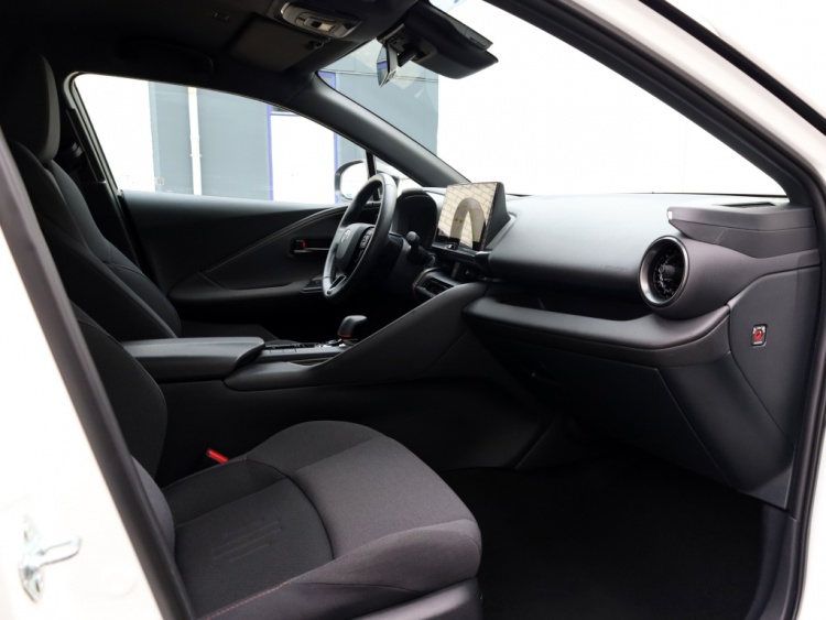 Toyota C-HR 2.0 PHEV 220 Dynamic | Bi-Tone | Dodehoek | Stuurwielverwarming