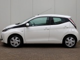 Toyota Aygo 1.0 VVT-i x-play | NAP | Airco | Multimedia