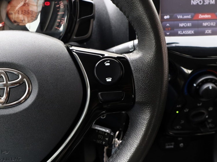 Toyota Aygo 1.0 VVT-i x-play | NAP | Airco | Multimedia