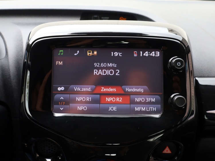 Toyota Aygo 1.0 VVT-i x-play | NAP | Airco | Multimedia