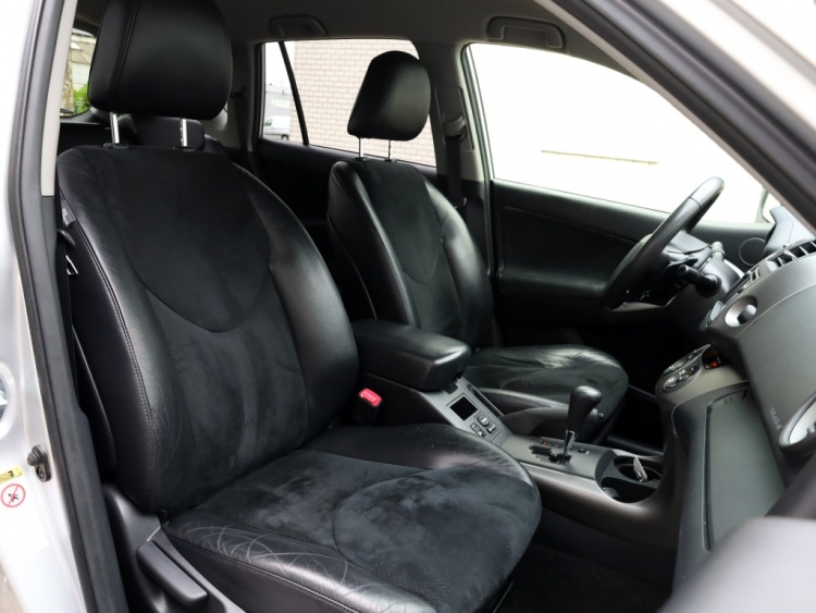 Toyota RAV4 2.0 VVTi Executive Business Automaat | Leder/Alcantara | Trekhaa