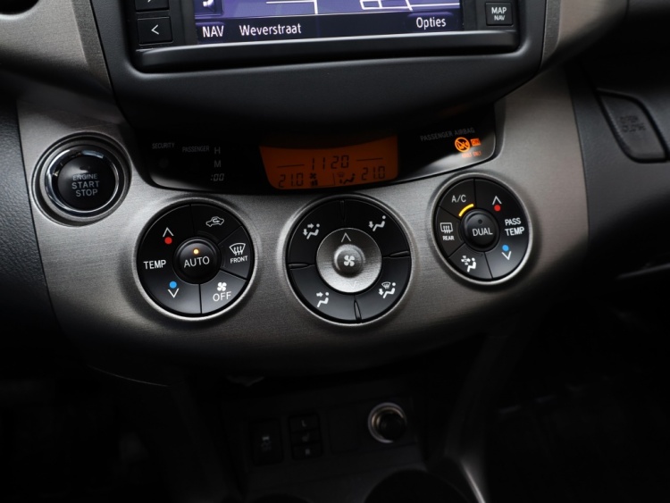 Toyota RAV4 2.0 VVTi Executive Business Automaat | Leder/Alcantara | Trekhaa