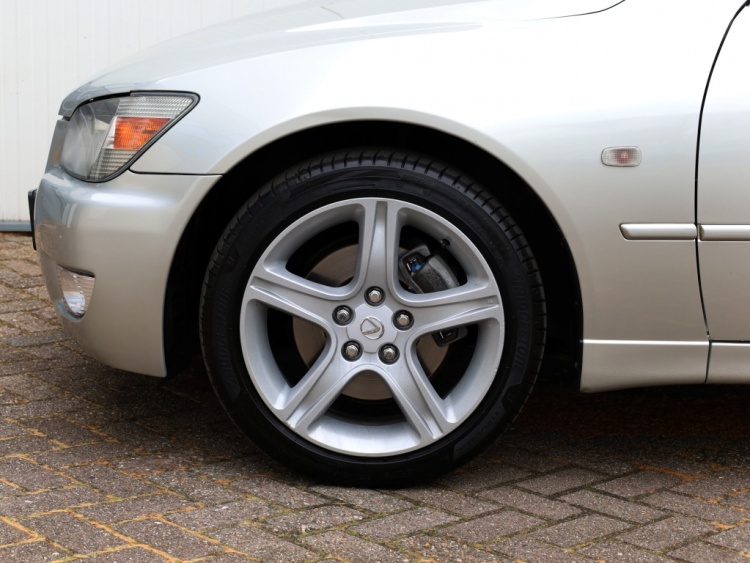 Lexus IS 200 Executive | Clima | Leder/Alcantara | Youngtimer