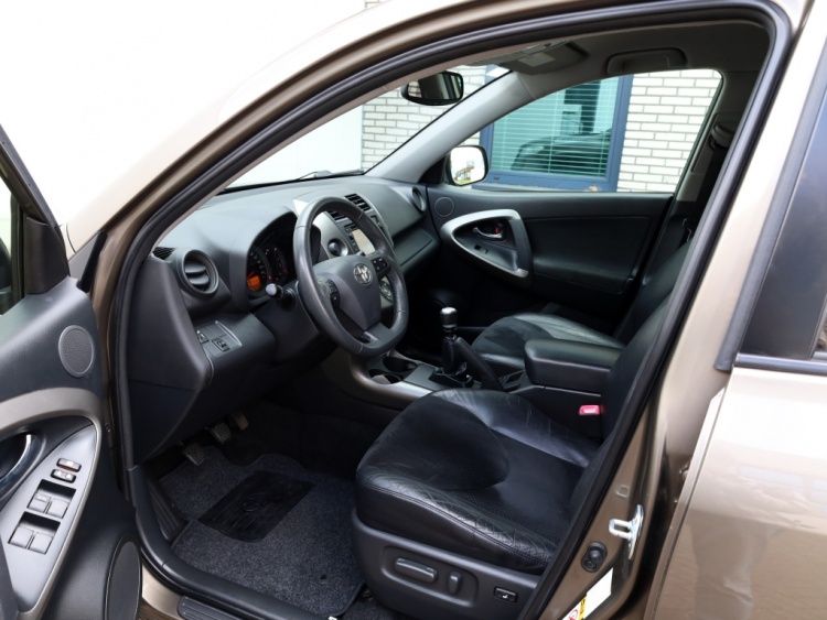 Toyota RAV4 2.0 VVTi Executive Business | Leder/Alcantara | Stoelverwarming