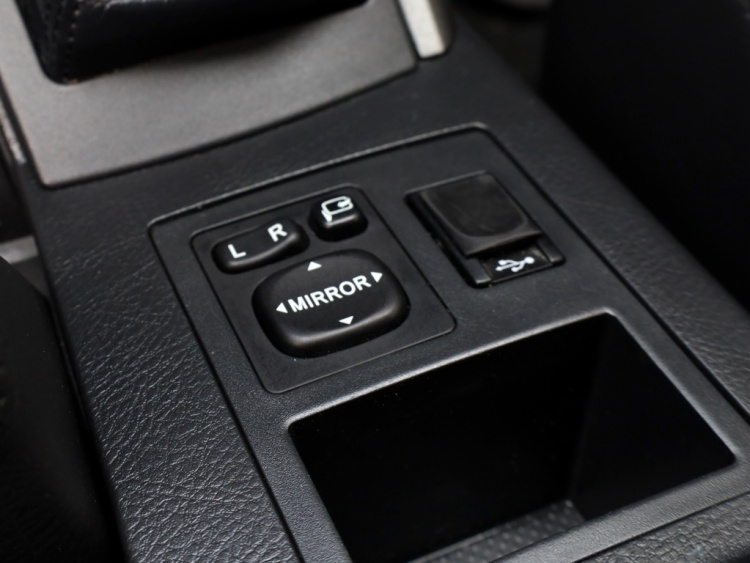 Toyota RAV4 2.0 VVTi Executive Business | Leder/Alcantara | Stoelverwarming