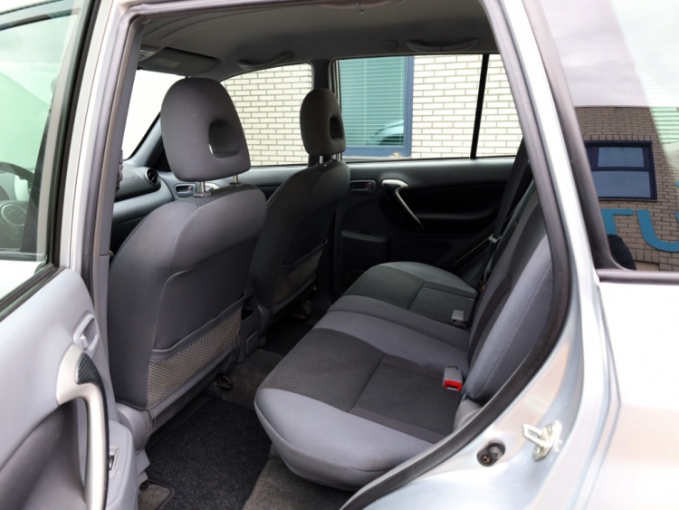 Toyota RAV4 2.0-16V VVT-i Sol 4WD | Automaat | Airco | Trekhaak