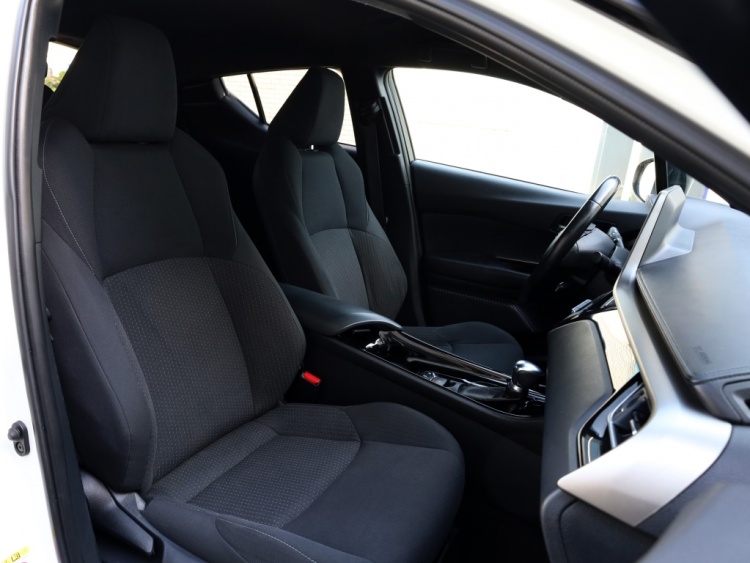 Toyota C-HR 1.8 Hybrid Bi-Tone | Stoelverwarming | Camera | Keyless