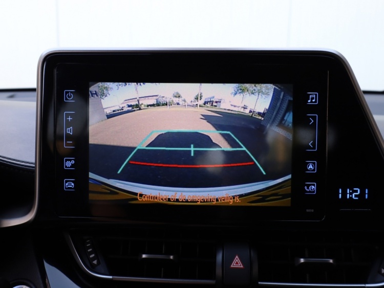 Toyota C-HR 1.8 Hybrid Bi-Tone | Stoelverwarming | Camera | Keyless