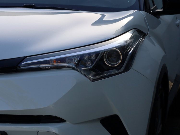 Toyota C-HR 1.8 Hybrid Bi-Tone | Stoelverwarming | Camera | Keyless