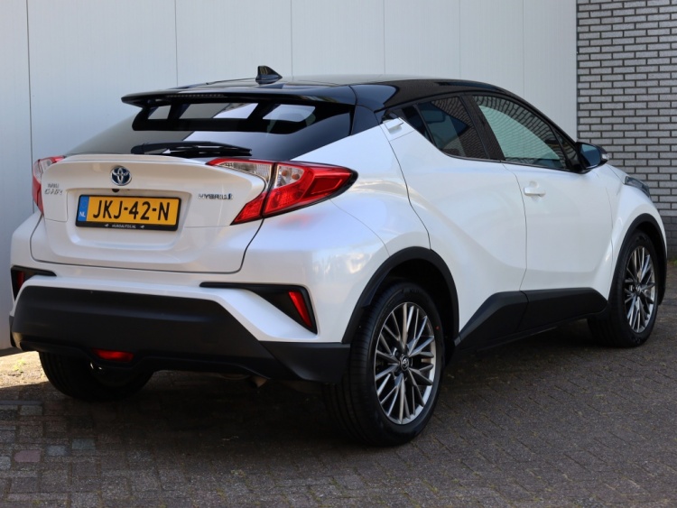 Toyota C-HR 1.8 Hybrid Bi-Tone | Stoelverwarming | Camera | Keyless
