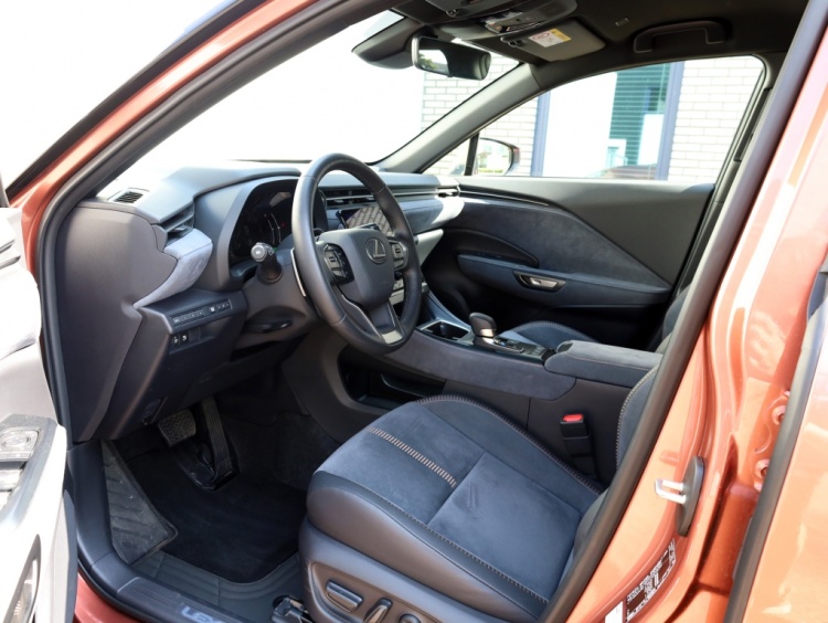 Lexus LBX Cool 2WD | Leder/Alcantara | Memory Seat | Dodehoek