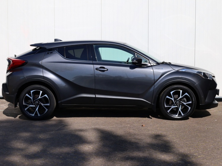 Toyota C-HR 1.8 Hybrid Style | Park-Assist | Stuurwielverwarming | Trekhaak