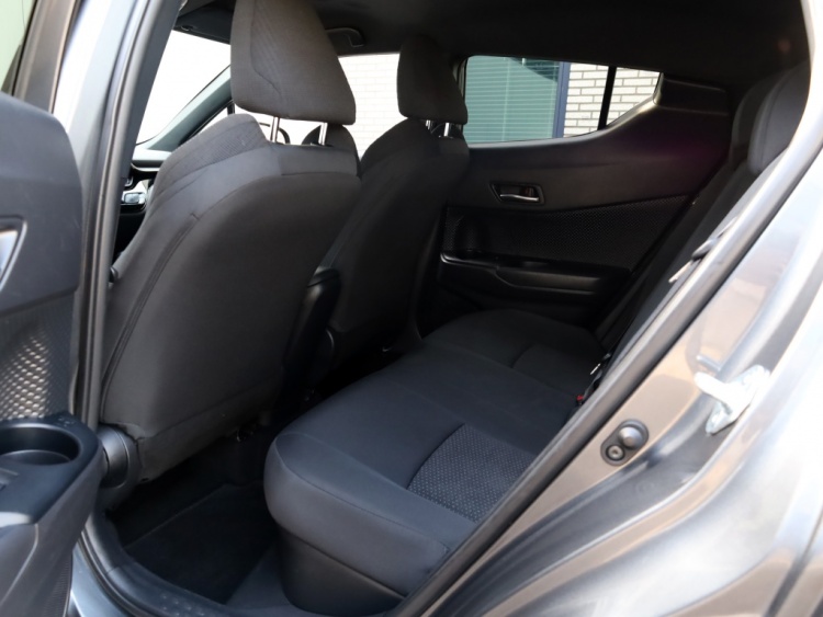 Toyota C-HR 1.8 Hybrid Style | Park-Assist | Stuurwielverwarming | Trekhaak