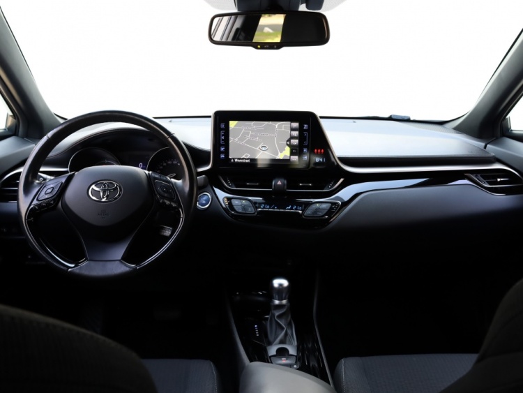 Toyota C-HR 1.8 Hybrid Style | Park-Assist | Stuurwielverwarming | Trekhaak