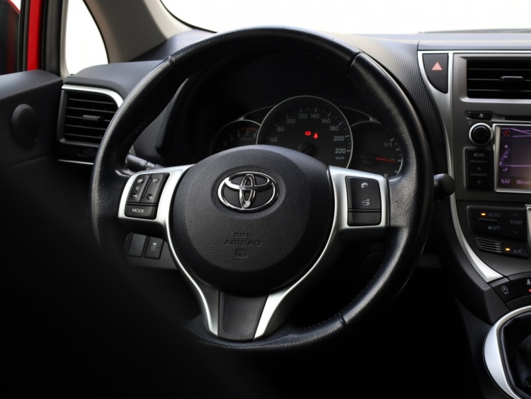Toyota Verso-S 1.3 VVT-i Dynamic | NL-Auto | Clima | Camera