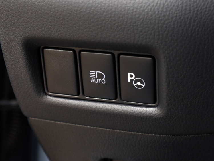 Toyota C-HR 2.0 Hybrid Bi-Tone | Full LED | Park-Assist | Trekhaak