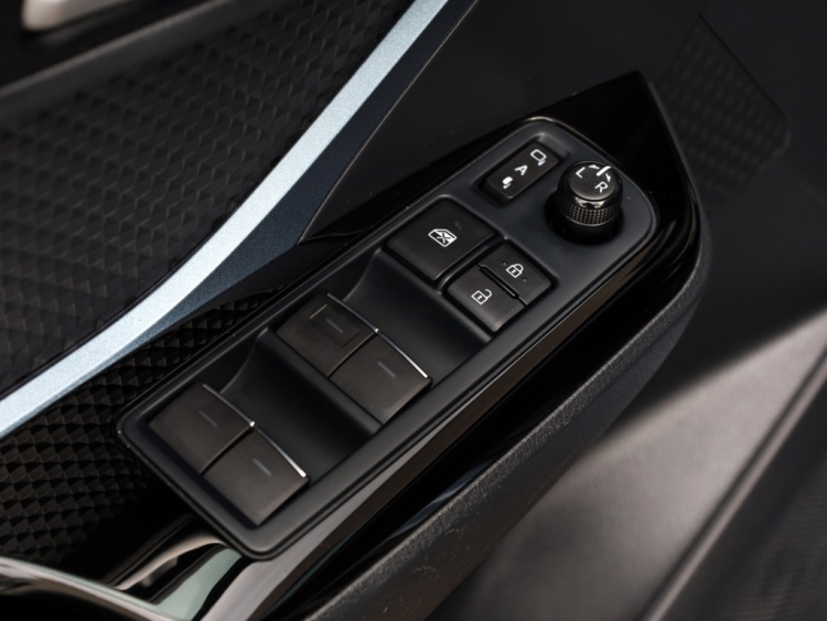 Toyota C-HR 2.0 Hybrid Bi-Tone | Full LED | Park-Assist | Trekhaak