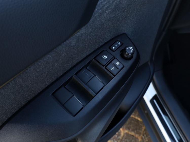 Toyota Yaris Cross 1.5 Hybrid Adventure | Head-Up | Half Leder | Dodehoek
