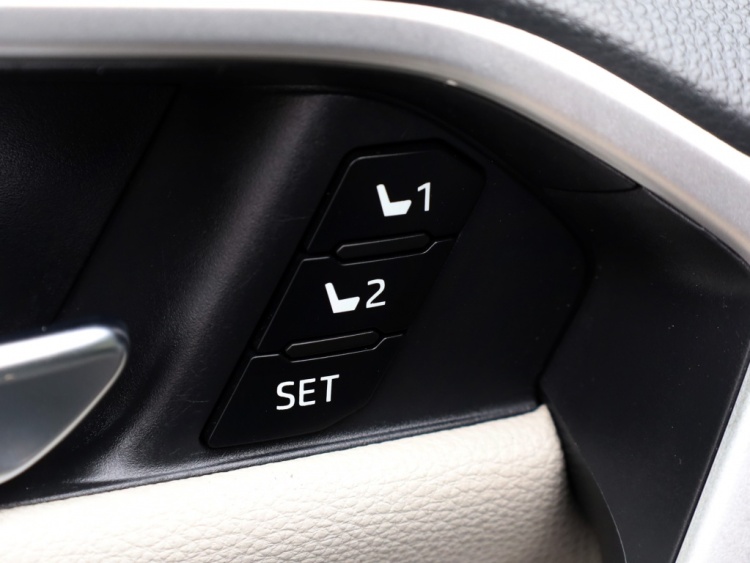 Toyota RAV4 2.5 Hybrid AWD Executive | JBL | 360 Camera | Leder