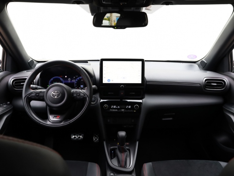 Toyota Yaris Cross 1.5 Hyb 130 GR SPORT | Head Up | Leder/Alcantara | Dodehoek