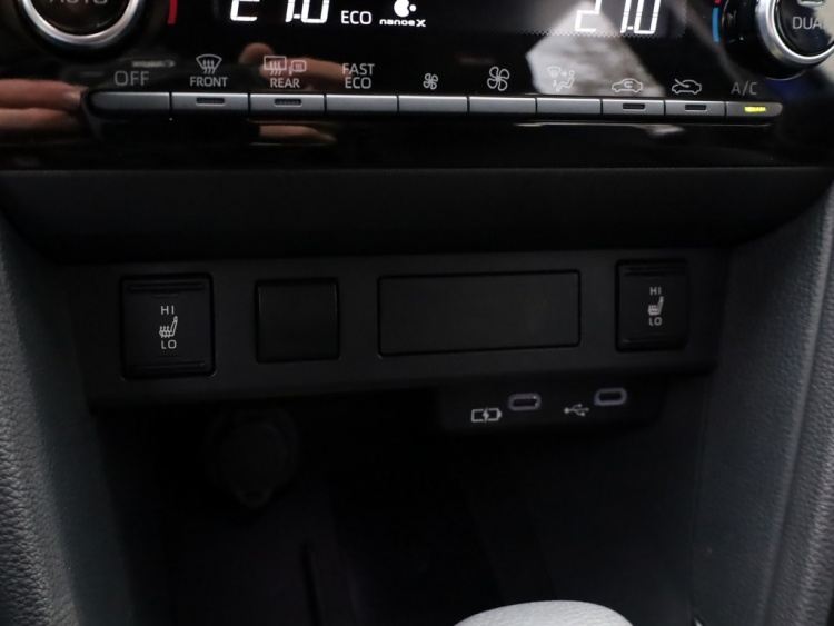 Toyota Yaris Cross 1.5 Hyb 130 GR SPORT | Head Up | Leder/Alcantara | Dodehoek