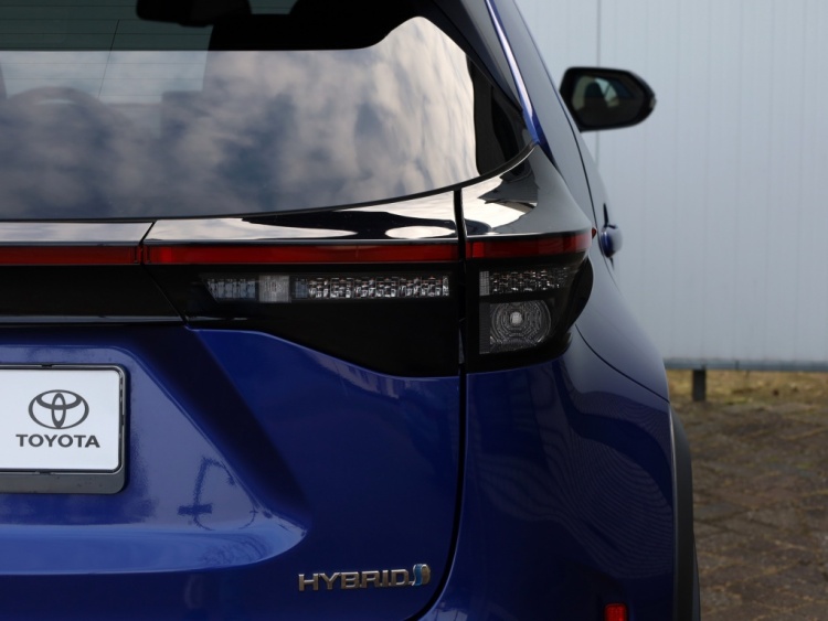Toyota Yaris Cross 1.5 Hybrid Adventure | JBL | El Achterklep | Stoelverwarming