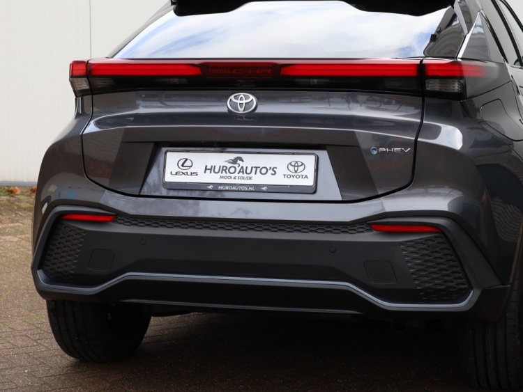 Toyota C-HR 2.0 PHEV 220 Dynamic | Nieuw! | Bi-Tone | Premium Navi | Keyless