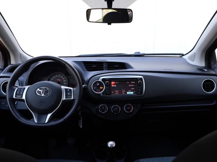 Toyota Yaris 1.0 VVT-i Aspiration | Airco | Camera | Trekhaak