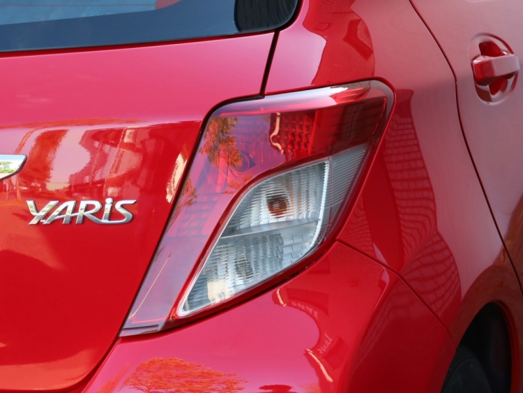 Toyota Yaris 1.0 VVT-i Aspiration | Airco | Camera | Trekhaak
