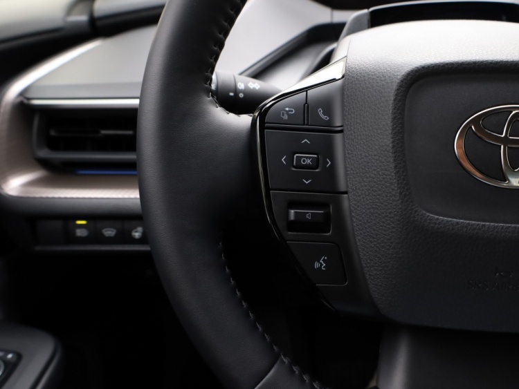 Toyota Prius 2.0 Plug-in Executive | El. Achterklep | Stoel/Stuurwielverwarm