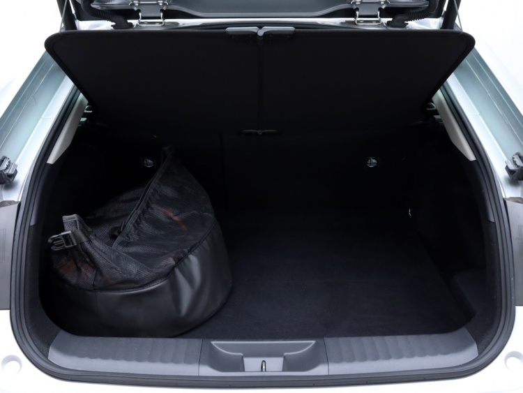 Toyota Prius 2.0 Plug-in Executive | El. Achterklep | Stoel/Stuurwielverwarm