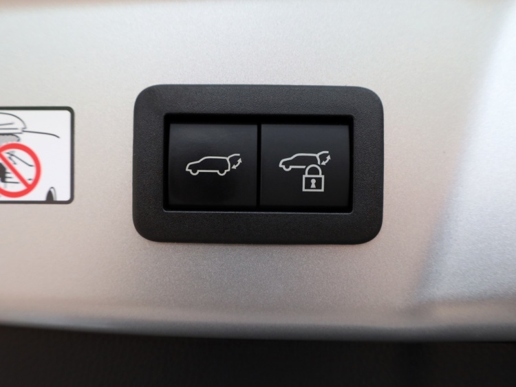 Toyota Prius 2.0 Plug-in Executive | El. Achterklep | Stoel/Stuurwielverwarm