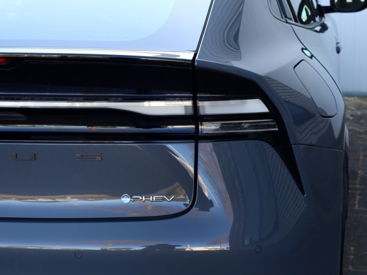 Toyota Prius 2.0 Plug-in Executive | Stuurwielverwarming | El. Achterklep