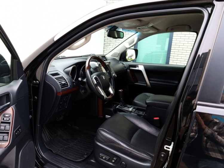 Toyota Land Cruiser 4.0 V6 Executive | Grijs Kenteken | Leder | 360 Camera