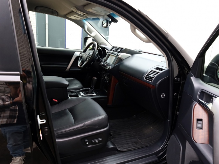 Toyota Land Cruiser 4.0 V6 Executive | Grijs Kenteken | Leder | 360 Camera