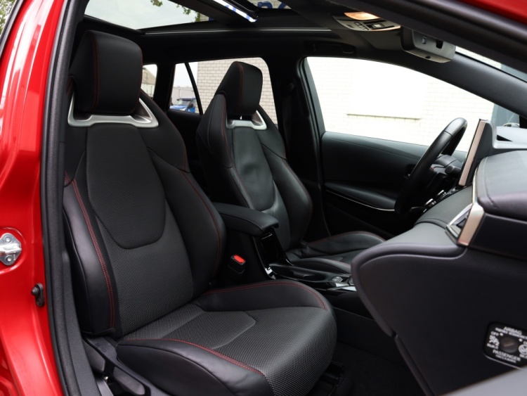 Toyota Corolla Touring Sports 2.0 Hyb GR-Sport Plus | Panoramadak | Vol Leder | JBL