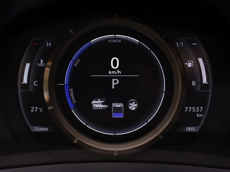 Lexus RC 300h F Black Edition
