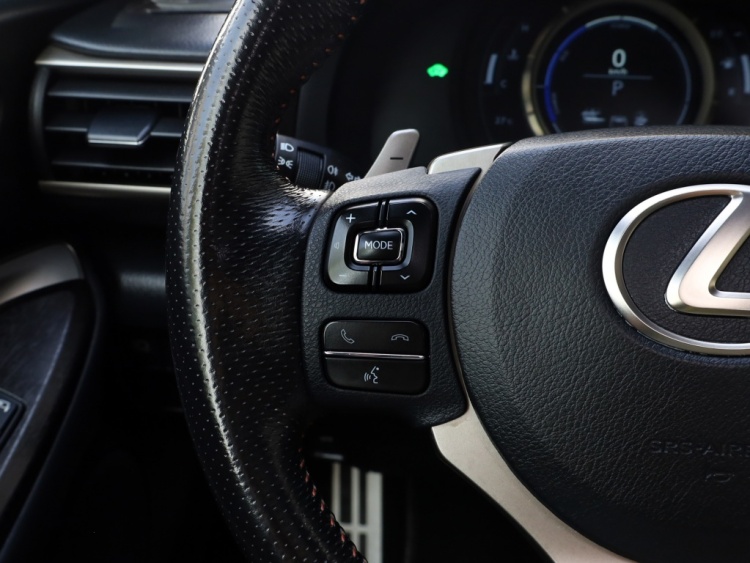 Lexus RC 300h F Black Edition