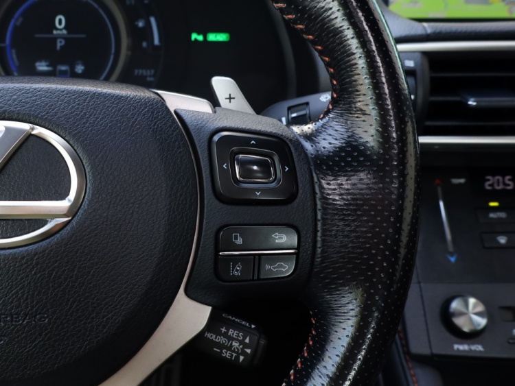 Lexus RC 300h F Black Edition