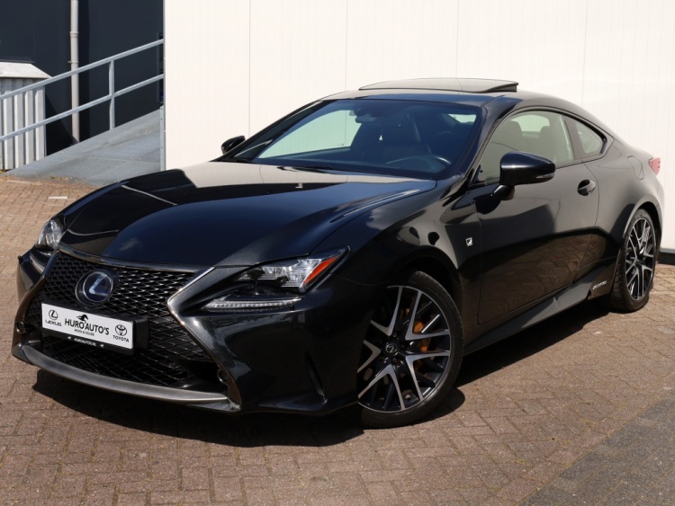 Lexus RC 300h F Black Edition