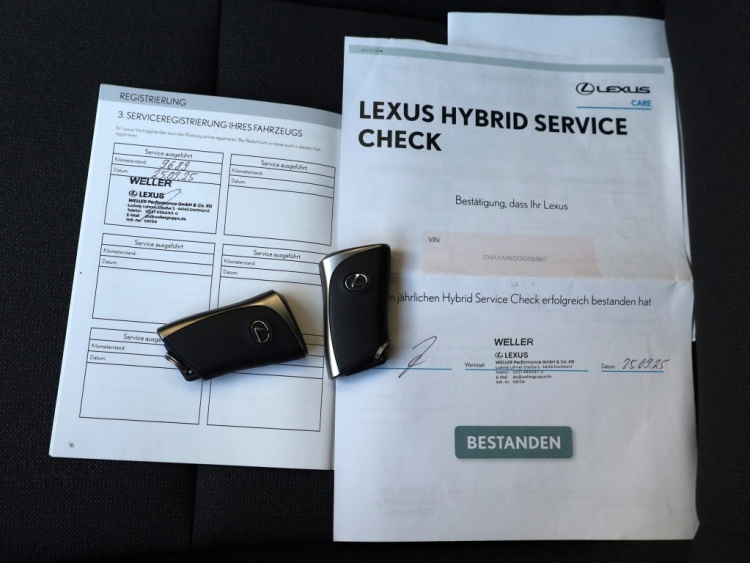 Lexus LBX 2WD Comfort & Safety | Stoelverwarming | Dodehoek | Parkeersenso