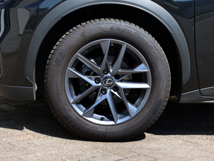 Lexus LBX 2WD Comfort & Safety | Stoelverwarming | Dodehoek | Parkeersenso
