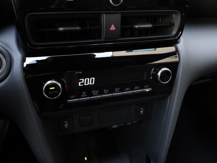 Toyota Yaris Cross 1.5 Hybr 130 Dynamic | Stoelverwarming | Parkeersensor | Trekhaa