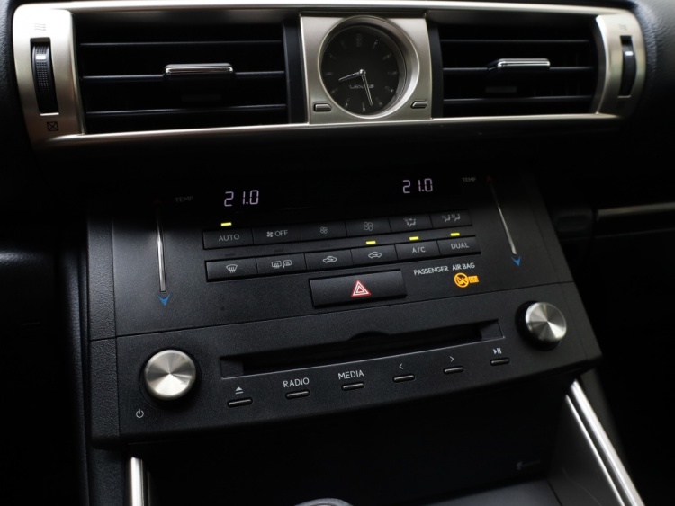Lexus IS 300h Hybrid Business Line | Leder | Pdc | Camera